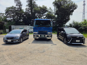 誘導車とトラック